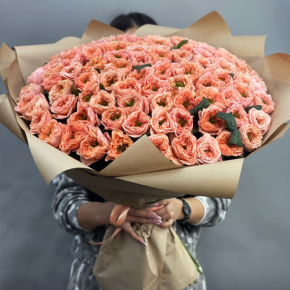 Букет "Персик" из 101 махровой розы Риджентс парк (60 см) в Красногорске