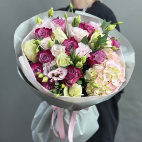 Букет из роз, гортензии и эустом в Красногорске