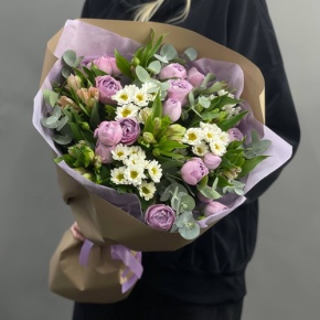 Букет "Парадайз" из кустовых пионовидных роз, альстромерий и хризантем сантини в Красногорске