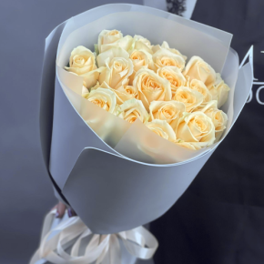 Букет из 25 роз Аваланж (50 см) в Красногорске