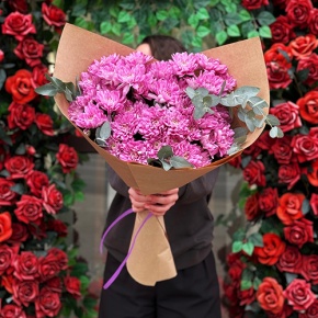 Букет  "Гармония" из 7 хризантем с эвкалиптом в Красногорске