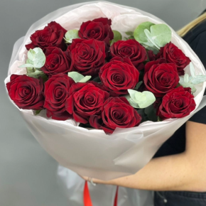 Букет из 13 роз Эквадор Эксплорер (60 см) в Красногорске