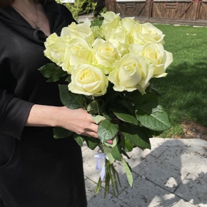 Букет из 11 белых роз (70 см) в Красногорске