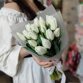 Букет из 15 белых тюльпанов в Красногорске