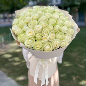 Букет "Манталь" из 51 белой розы (60 см) в Красногорске