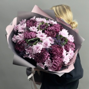 Букет "Виолетта" из хризантем Бигоуди, лимониума, брассики и кустовых хризантем в Красногорске