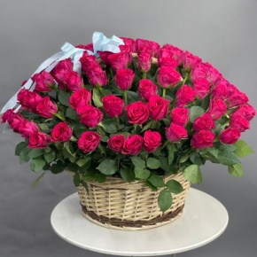 Композиция в корзине из 151 малиновой розы в Красногорске