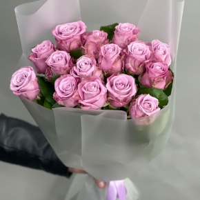 Монобукет из 15 малиновых роз Меритим (50 см) в Красногорске