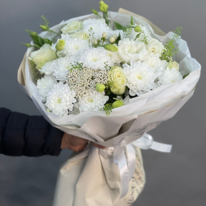 Букет "Меланхолия" из роз и хризантем в Красногорске