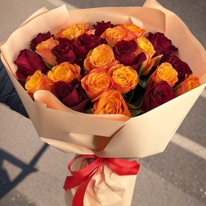 Букет "Благородный" из 27 Кенийских роз микс (40 см) в Красногорске