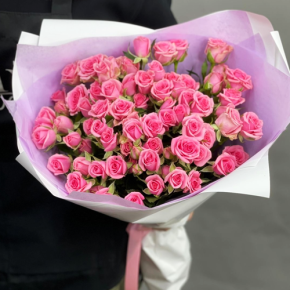 Букет "Рассвет принцессы" из 15 кустовых роз (50 см) в Красногорске