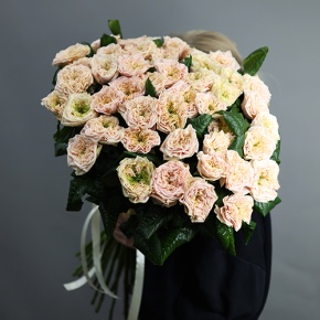 Букет из 35 кремовых махровых пионовидных роз (70 см) в Красногорске