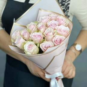 Букет из 15 пудровых роз Кения (40 см) в Красногорске