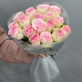 Букет из 17 роз Кения (40 см) в Красногорске
