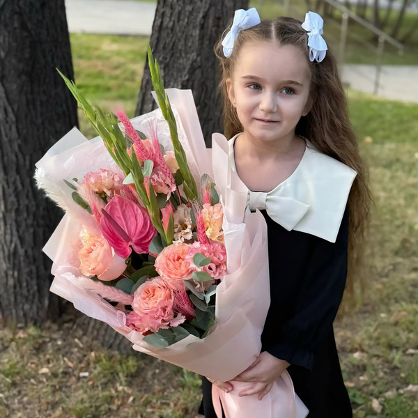 Букет на 1 сентября с гладиолусами, розами и антуриумом в Красногорске