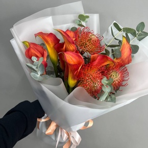 Букет "Империал" из калл, лейко и эвкалипта в Красногорске