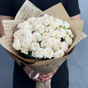 Букет "Крошка Сью" из 15 кустовых роз (50 см) в Красногорске