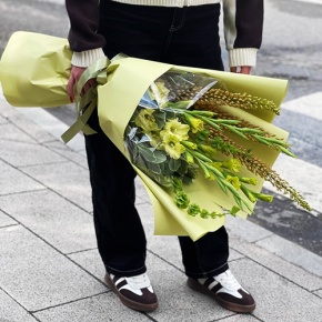 Букет "Нирвана" из гладиолусов, молюцеллы и эремуруса в Красногорске