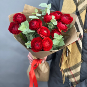 Букет из 11 ранункулюсов и эвкалипта в Красногорске