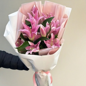 Монобукет из 9 ароматных розовых лилий в Красногорске