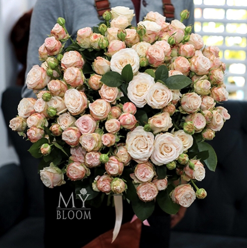 Букет 51 пионовидная роза Бомбастик (60 см) в Красногорске