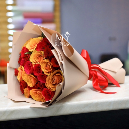 Букет 25 роз микс (50 см) в Красногорске