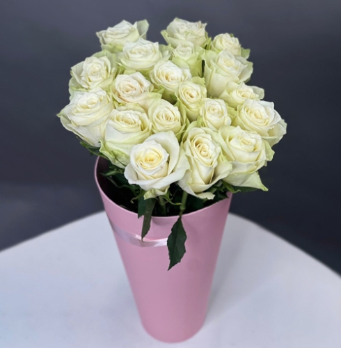 19 белых роз Кения в конусе в Красногорске